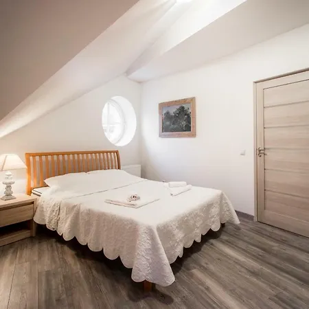 Old Dome Square Apartment